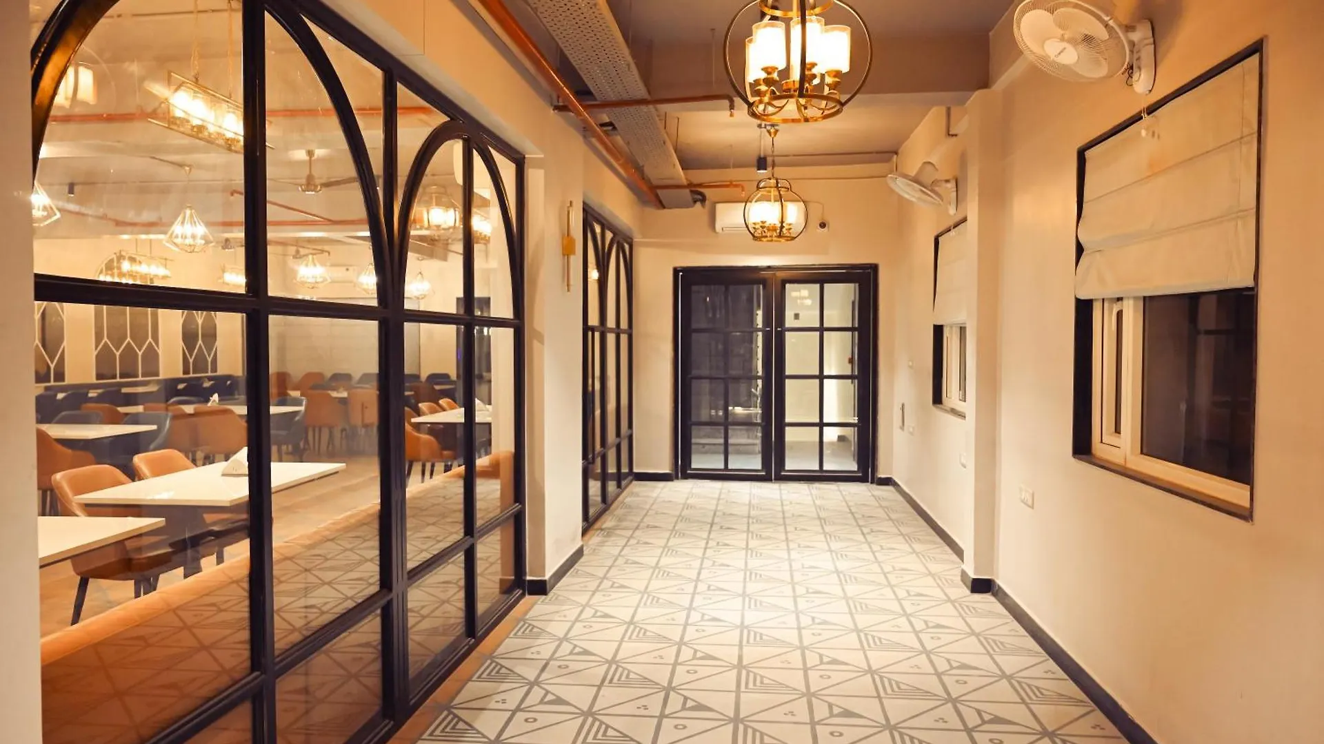 Hotel Vanshivat Βαρανάσι 4*,  Ινδία